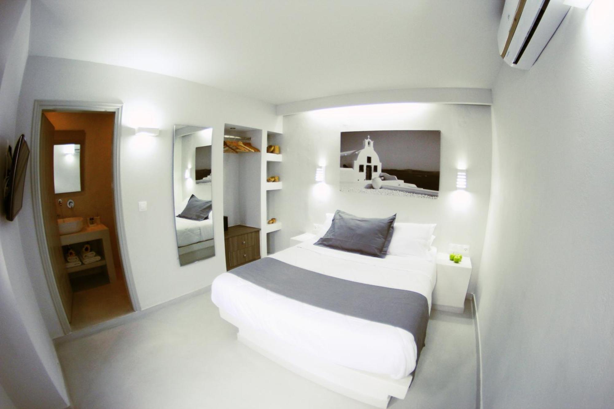 Happy Fish Rooms- Beachfront Perissa  Exterior foto